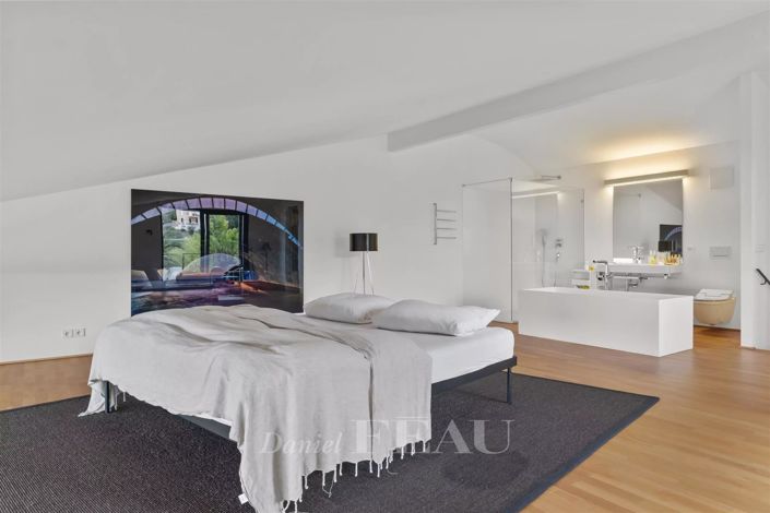 Image No.15-4 Bed House for sale