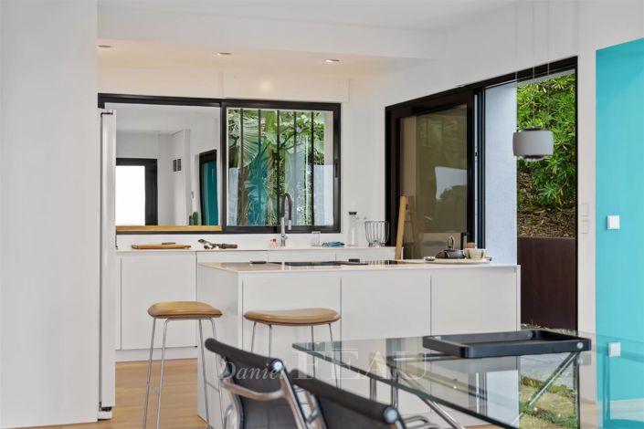 Image No.19-4 Bed House for sale