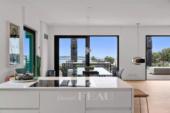 Image No.20-4 Bed House for sale