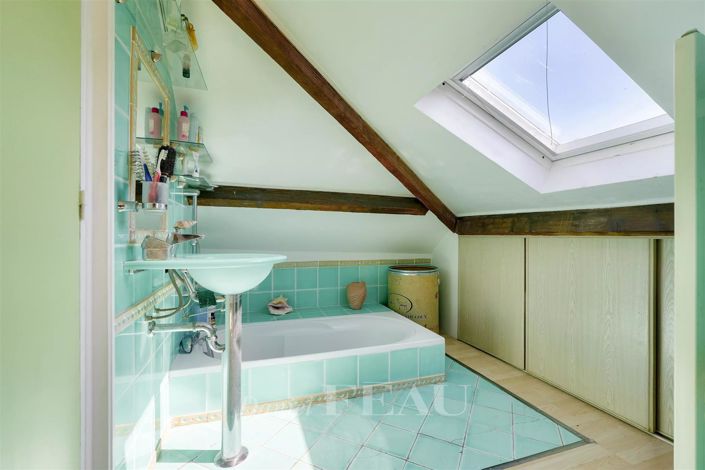 Image No.13-5 Bed House for sale