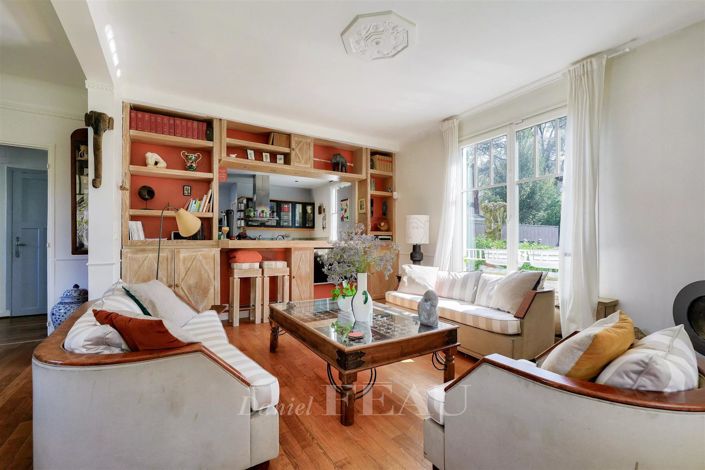 Image No.5-5 Bed House for sale