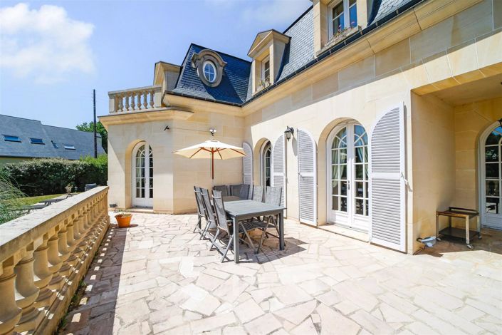 Image No.2-5 Bed House for sale