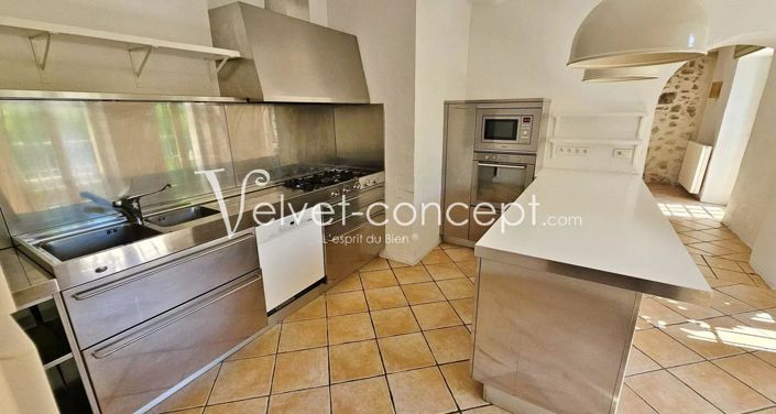 Image No.9-6 Bed House for sale