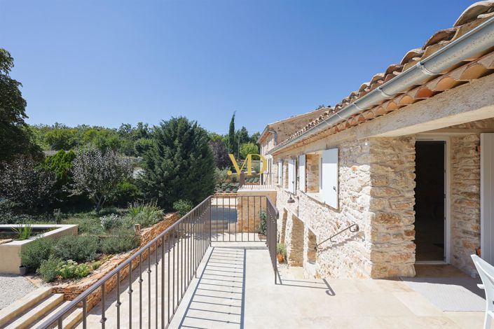 Image No.18-5 Bed House for sale