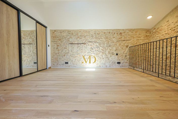 Image No.25-Maison de 5 chambres à vendre à Simiane-la-Rotonde