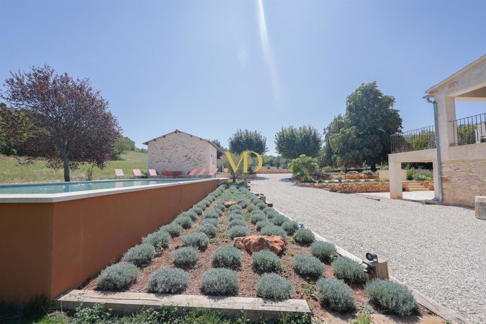 Image No.5-5 Bed House for sale