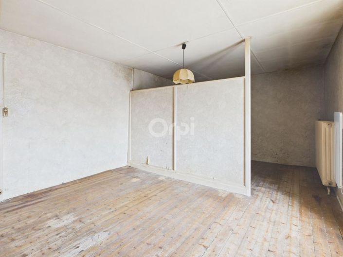 Image No.8-2 Bed House for sale