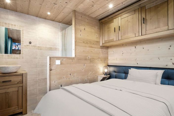 Image No.11-6 Bed Apartment for sale