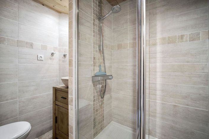 Image No.18-6 Bed Apartment for sale