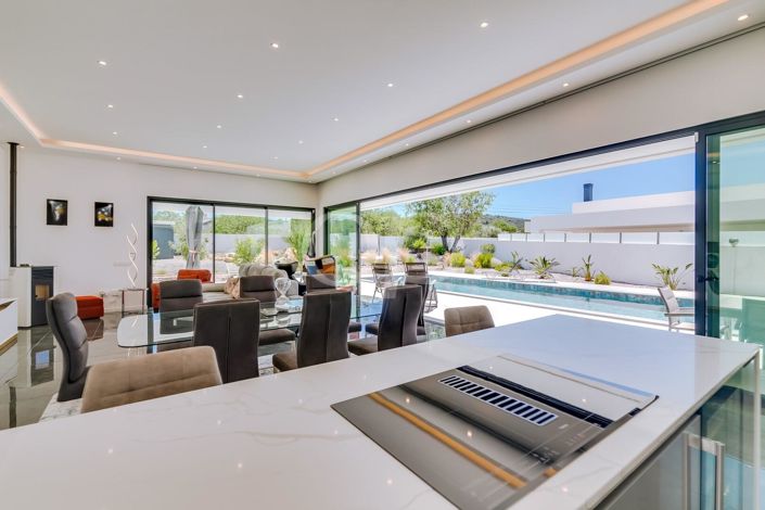 Image No.20-4 Bed House for sale