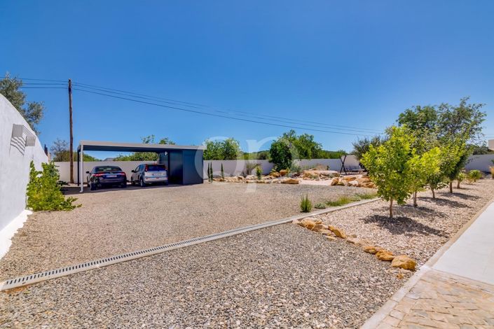 Image No.42-4 Bed House for sale