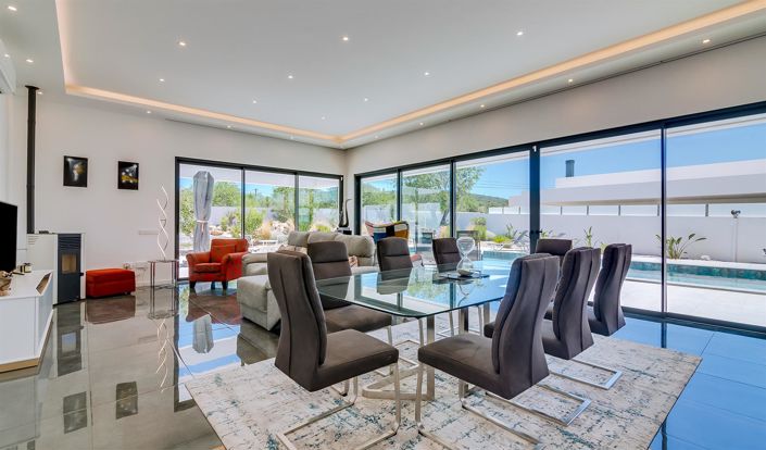 Image No.50-4 Bed House for sale