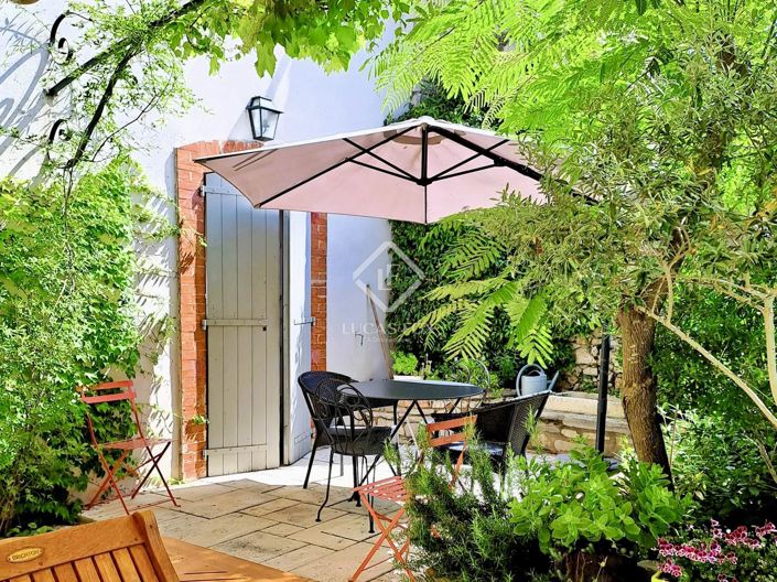 Image No.1-4 Bed House for sale