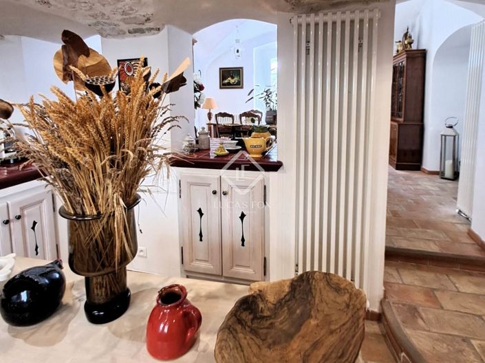 Image No.7-4 Bed House for sale