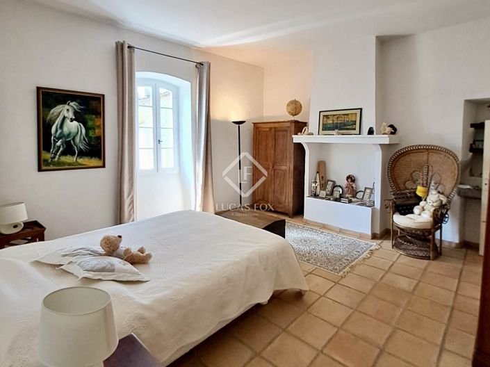 Image No.9-4 Bed House for sale