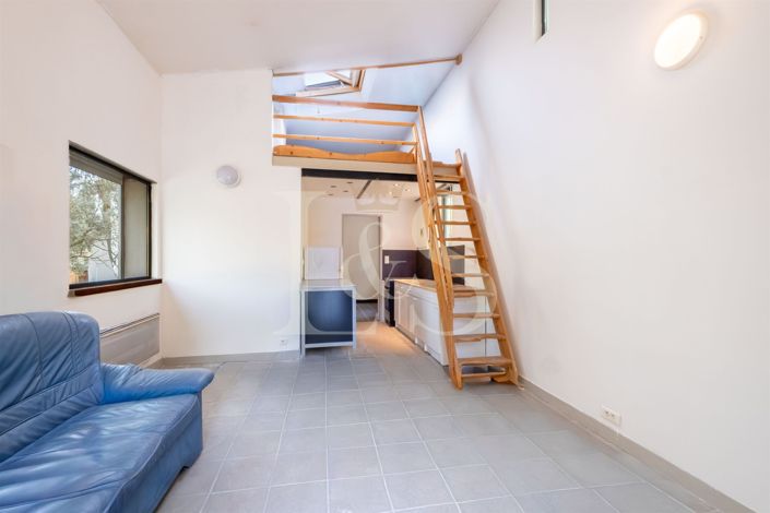 Image No.12-5 Bed House for sale