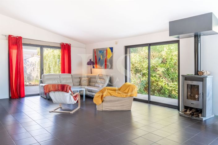 Image No.3-5 Bed House for sale