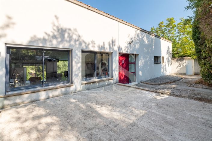 Image No.6-5 Bed House for sale