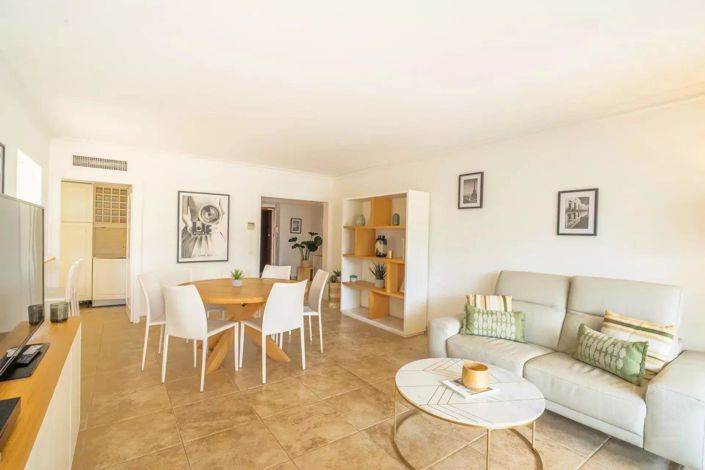 Image No.3-Appartement de 2 chambres à vendre à Cannes