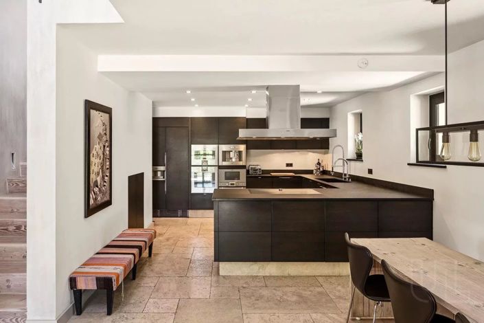 Image No.5-6 Bed House for sale