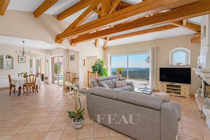 Image No.6-5 Bed House for sale