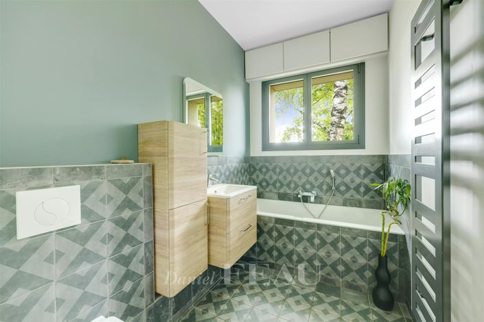 Image No.12-4 Bed House for sale