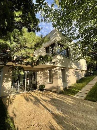 Image No.19-4 Bed House for sale