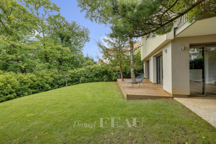 Image No.2-4 Bed House for sale