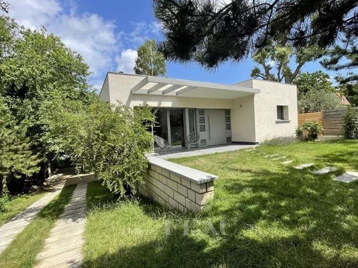 Image No.20-4 Bed House for sale