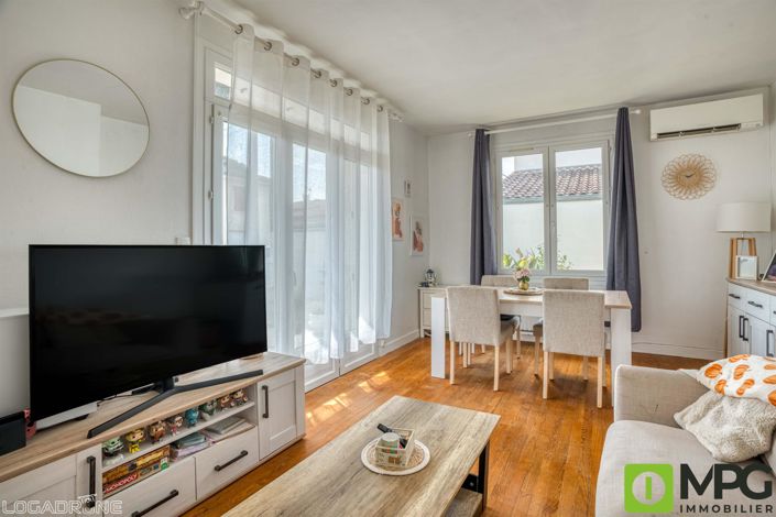 Image No.4-2 Bed House for sale