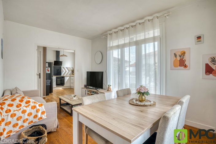 Image No.5-2 Bed House for sale