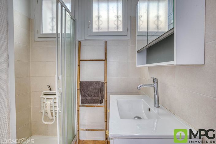 Image No.8-2 Bed House for sale