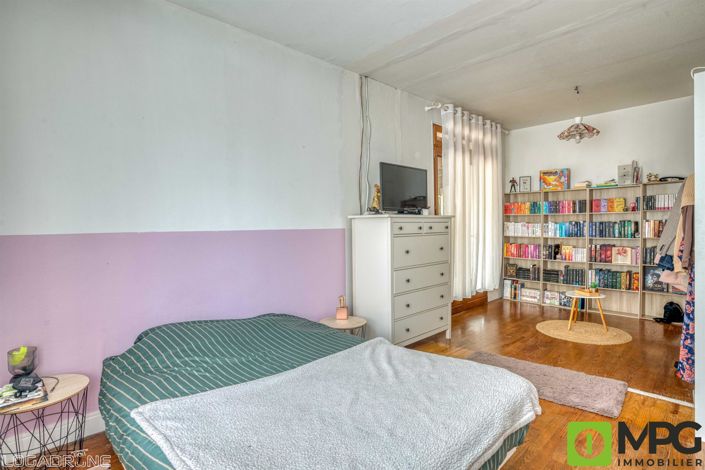 Image No.9-2 Bed House for sale