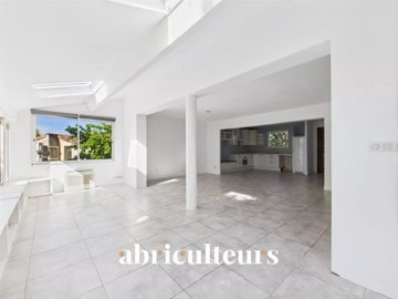 1 - Lambesc, Maison