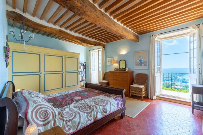 Image No.11-6 Bed House for sale