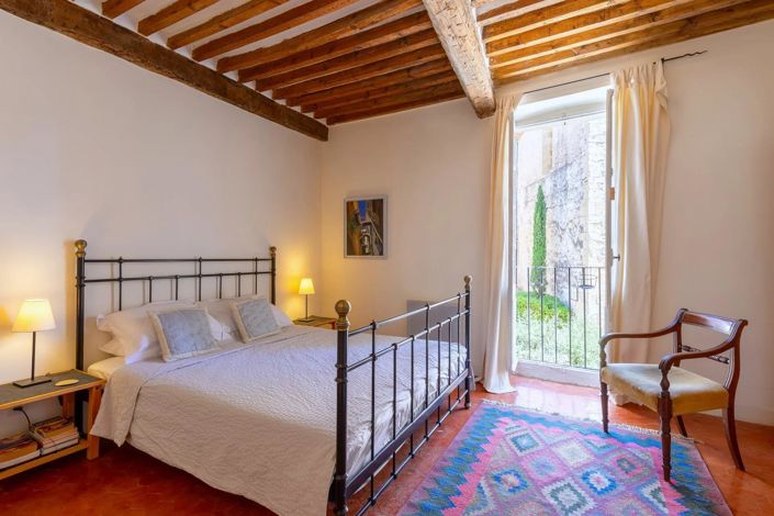 Image No.9-6 Bed House for sale