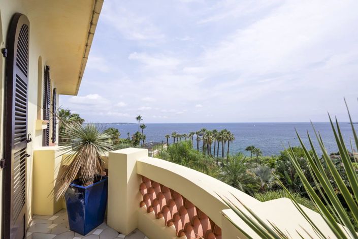 Image No.18-4 Bed House for sale