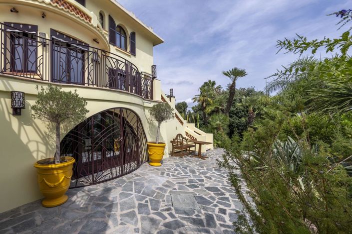 Image No.24-4 Bed House for sale