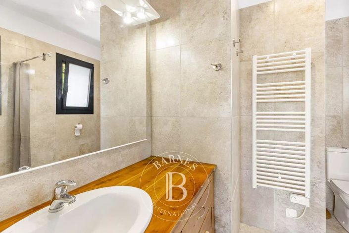 Image No.17-7 Bed House for sale