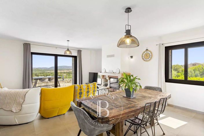 Image No.7-7 Bed House for sale