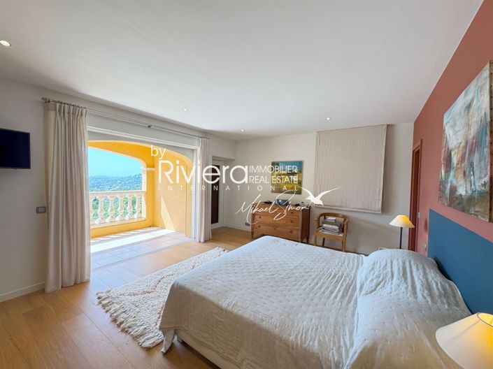 Image No.20-6 Bed House for sale