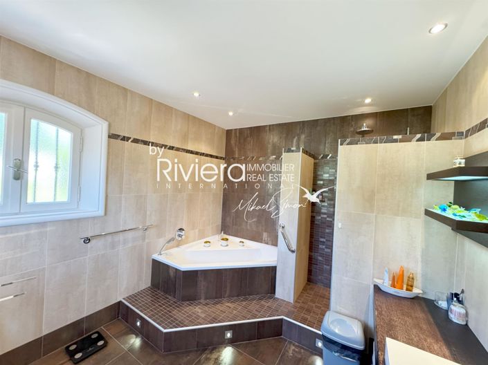 Image No.22-6 Bed House for sale