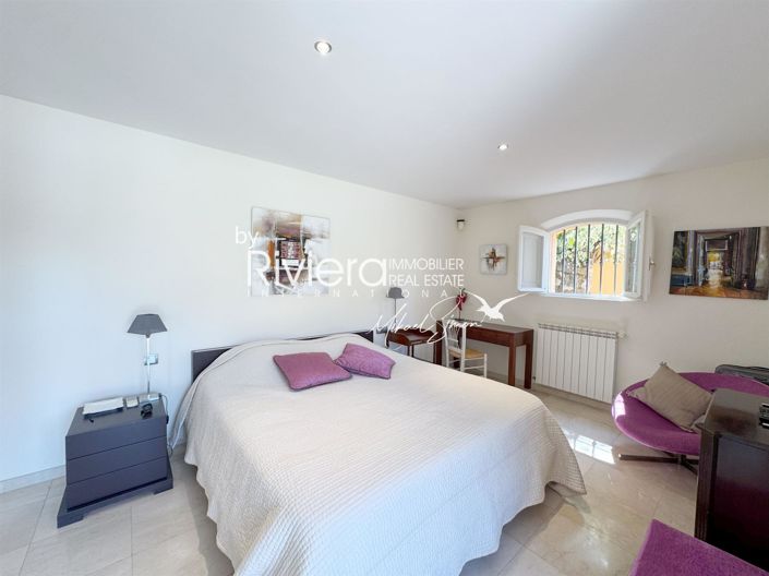 Image No.27-6 Bed House for sale