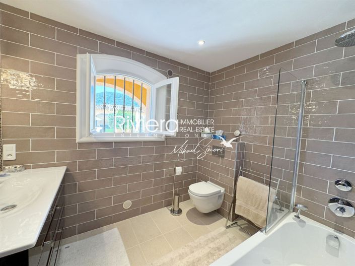 Image No.28-6 Bed House for sale