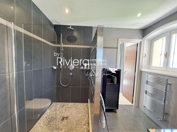 Image No.31-6 Bed House for sale