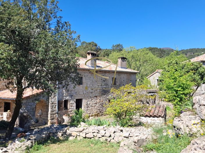 Image No.7-10 Bed House for sale