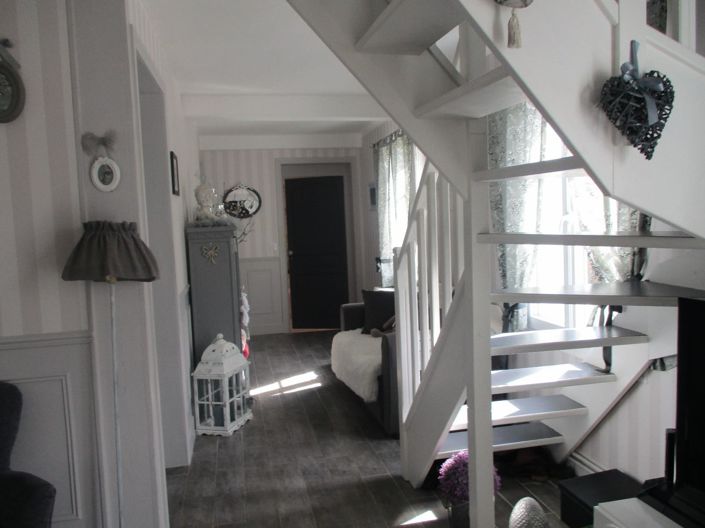 Image No.11-3 Bed House for sale