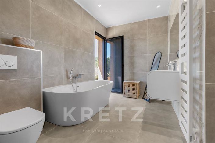 Image No.16-4 Bed House for sale