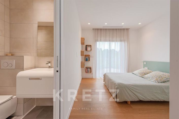 Image No.17-4 Bed House for sale