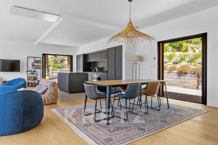 Image No.9-4 Bed House for sale